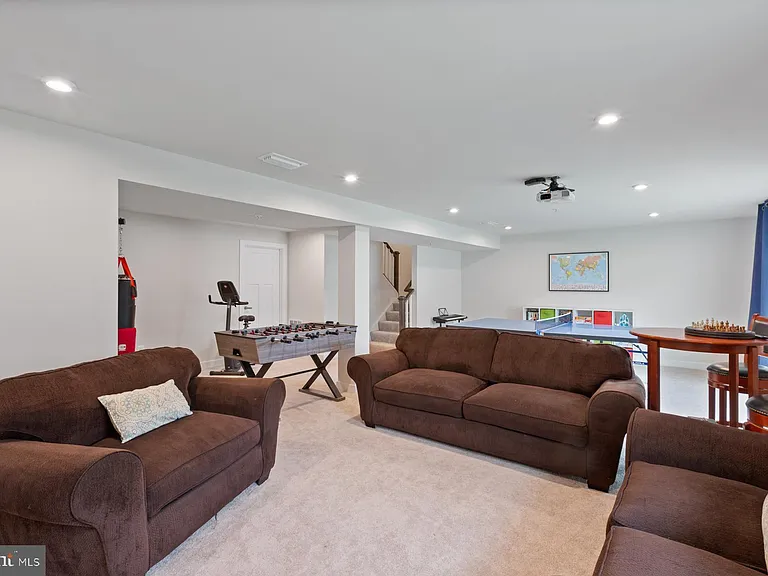 8378 Legacy Cir — Photo 37