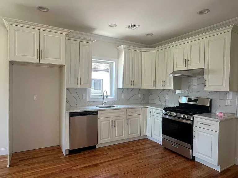 284 Eltingville Blvd #2 — Photo 5