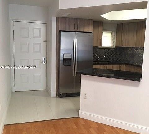 3rd image of 8205 Lake Dr #204