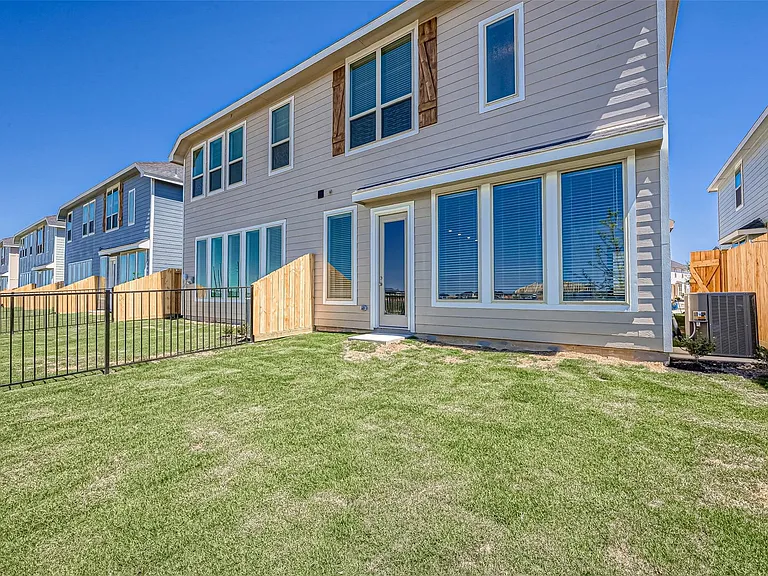 5554 Amber Brook Ln — Photo 32