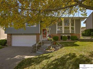 15909 O Cir, Omaha, NE 68135
