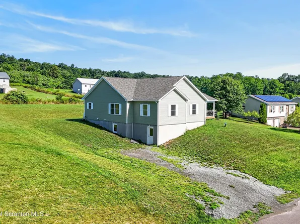 135 Walnut Ridge Dr, Mehoopany, PA 18629