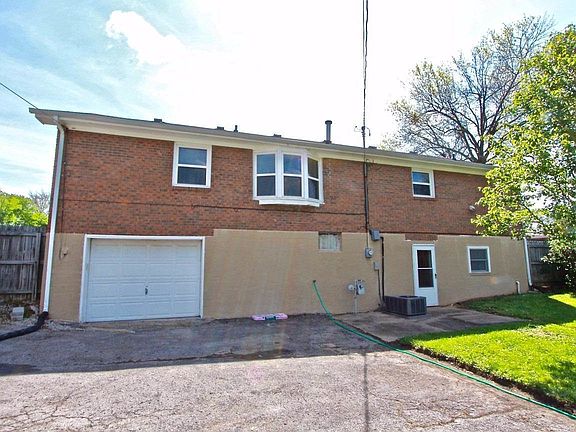 4th image of 305 Bellechase Ln