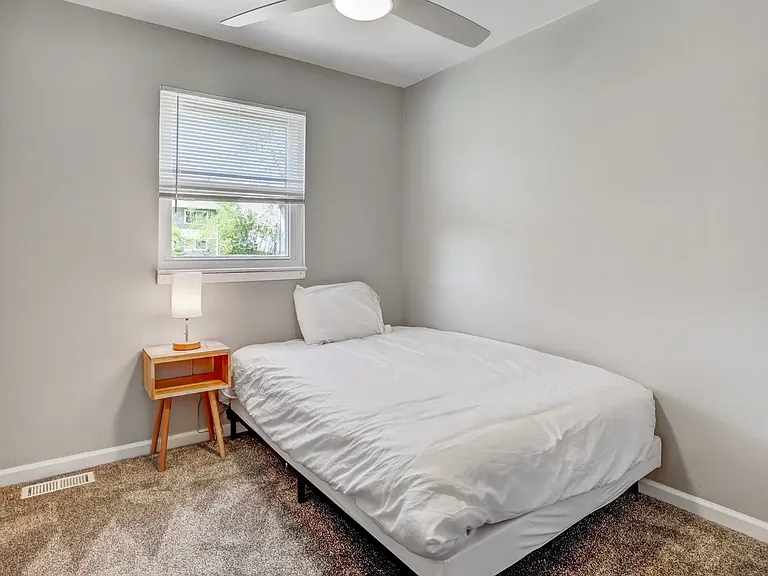 3018 Lyme St — Photo 8