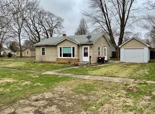 1115 Front St, Henry, IL 61537