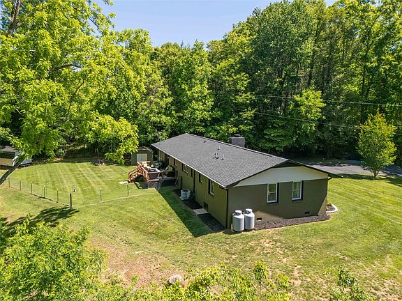 3rd image of 65 Poppy Lane