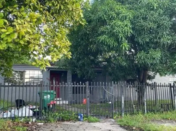 845 NW 144th St, Miami, FL 33168