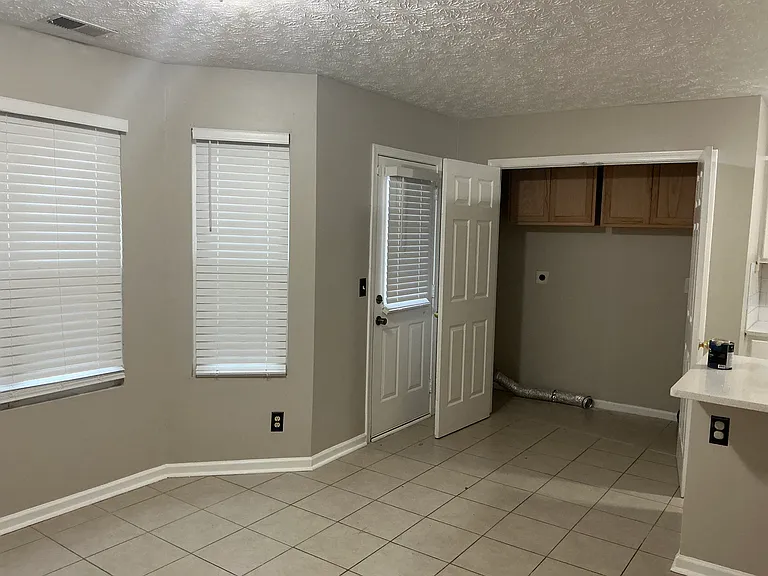 5553 Strathmoor Manor Cir — Photo 24