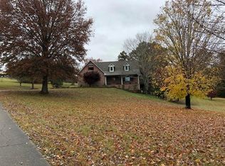 2521 Autumn Dr, Maryville, TN 37804
