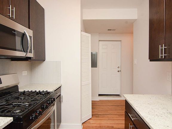 5th image of 3360 W Montrose Ave Unit 3