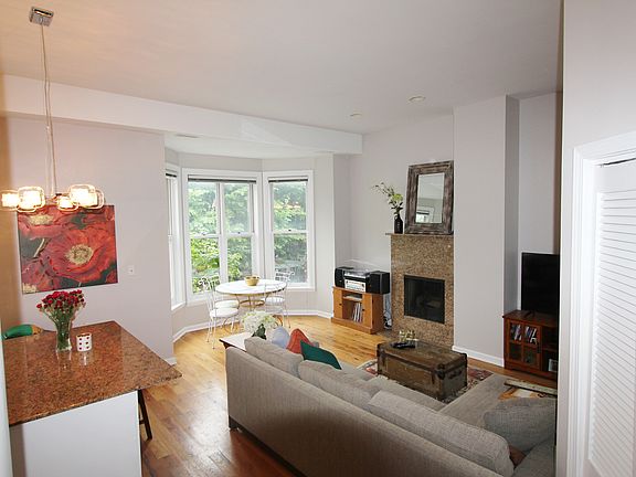2nd image of 1945 N Sheffield Ave APT 201