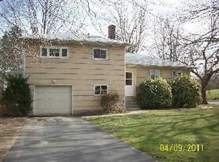 5 Plant Rd, Branford, CT 06405