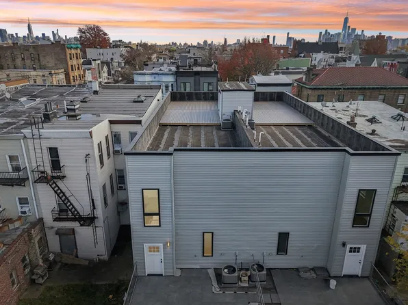 1003 Summit Avenue image 30 of 32