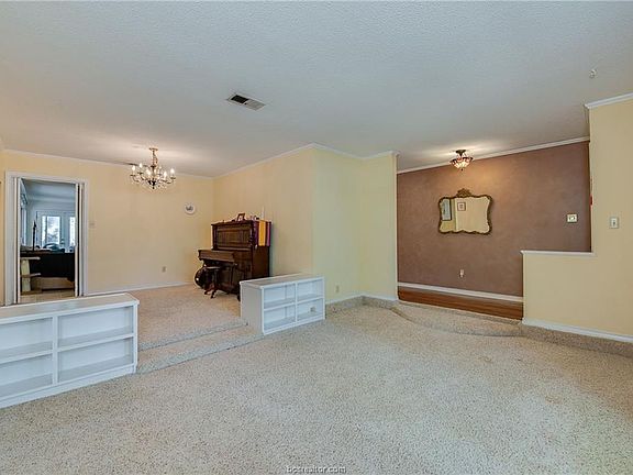 4th image of 1114 Neal Pickett Dr