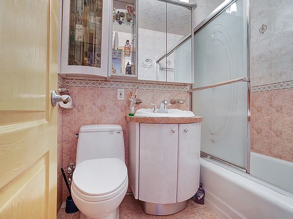 5th image of 1580 E 18th St APT 5D