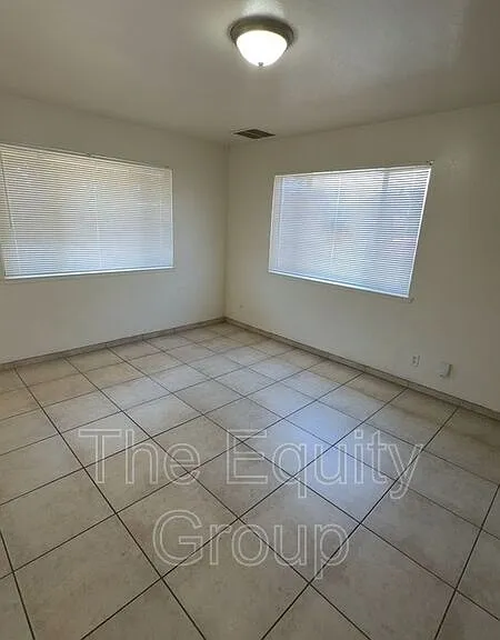 1220 N Conyer St — Photo 4