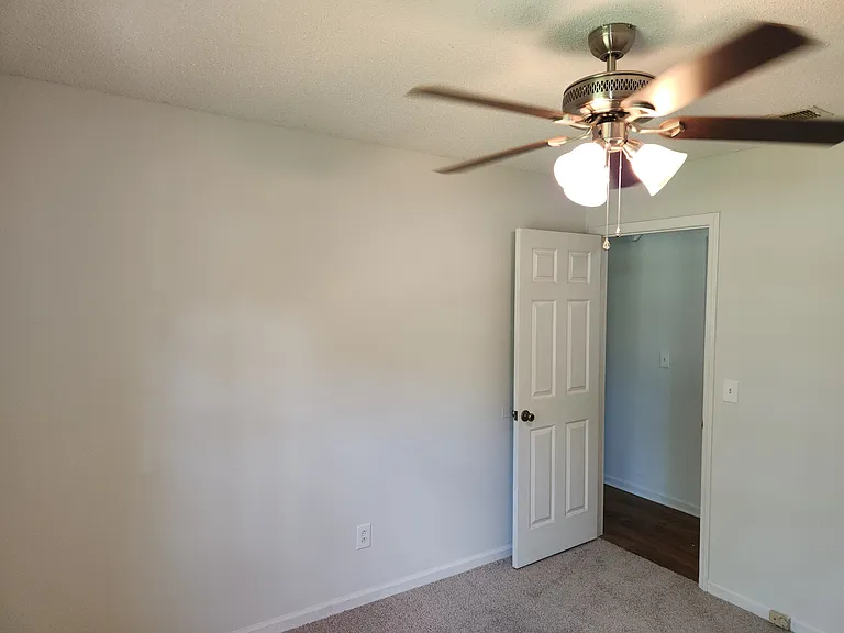 4634 Manchester Dr — Photo 26