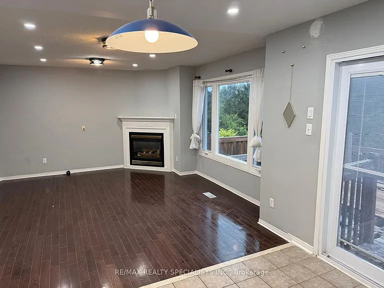 7166 Black Walnut Trl — Photo 15