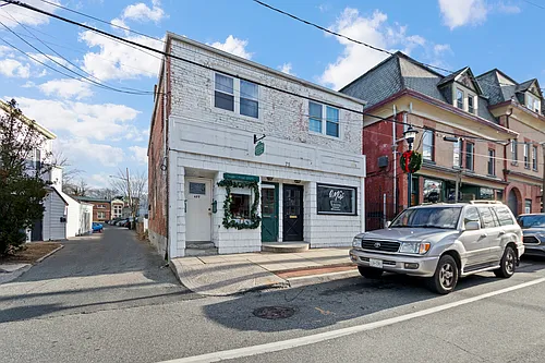 75 South St Photo 1