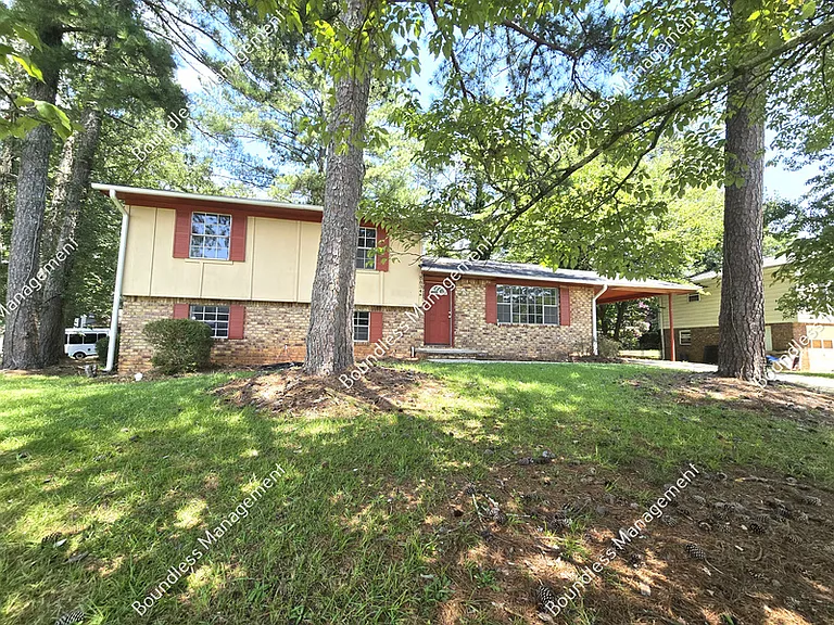 8834 Homewood Dr — Photo 1