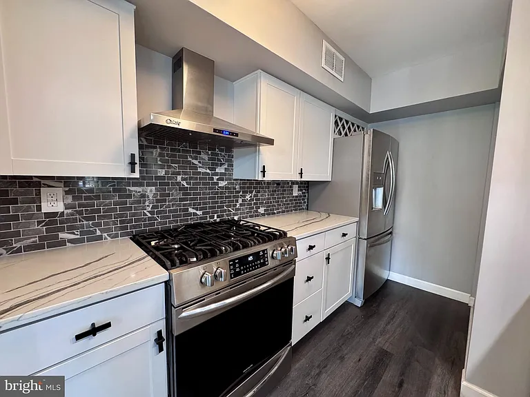 1403 Roberts Way — Photo 9