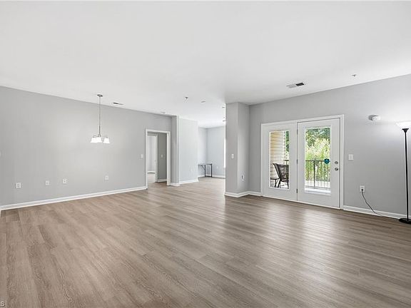 3rd image of 3610 Spanish Peak Dr APT 1B