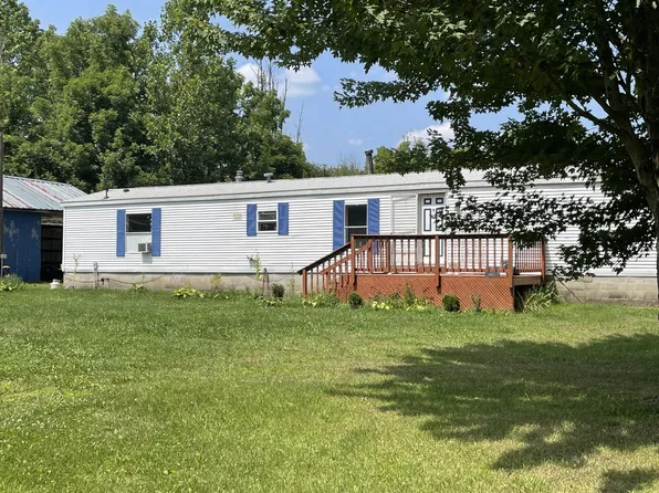 46582 38th Ave, Paw Paw, MI 49079