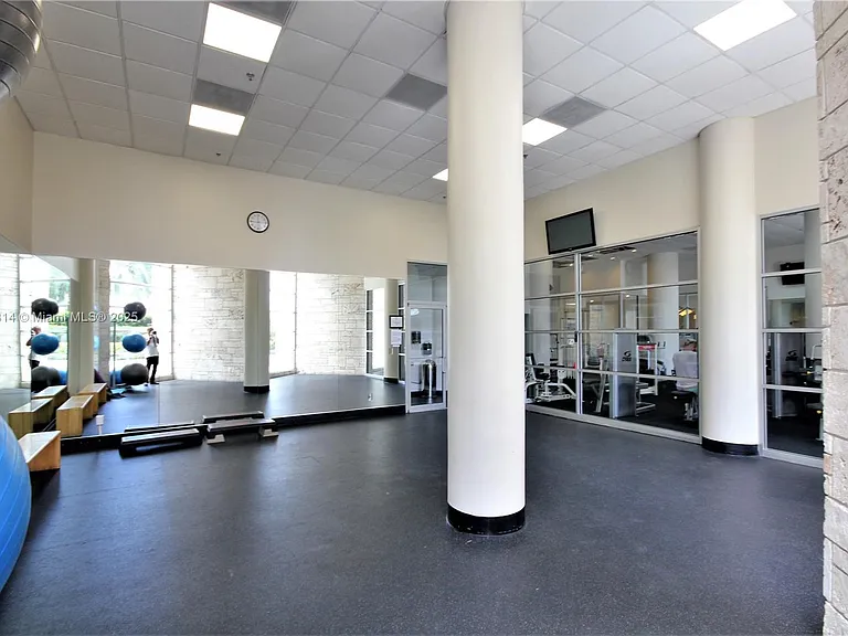 5161 Collins Ave #603 — Photo 34