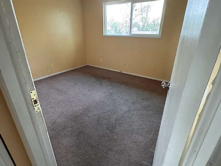 4417 W Bonanza Rd — Photo 7