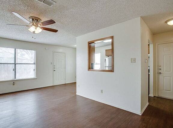 2nd image of 2107 La Salle Ave