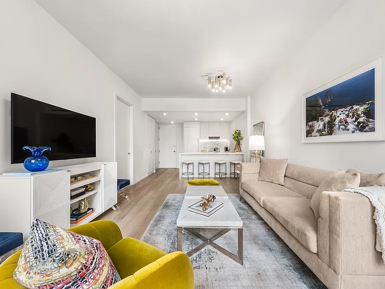 150 E 23rd St #4B — Photo 3