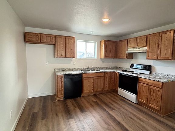 4th image of 1209 E 10th St APT A