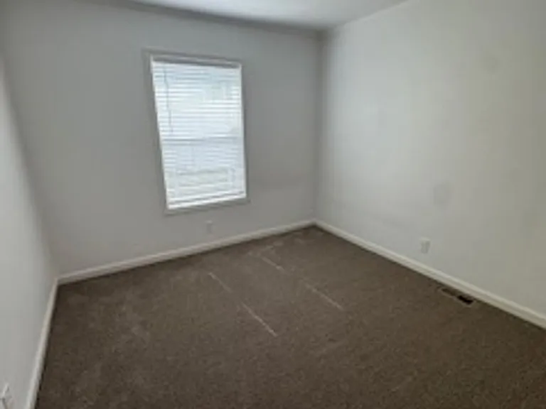 204 Onandaga Ave — Photo 18