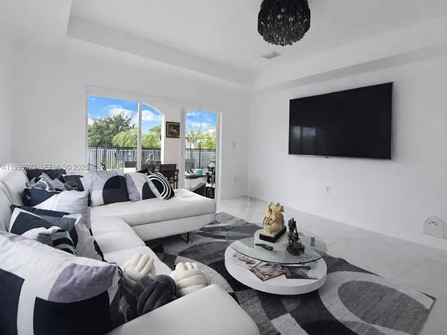15045 SW 38th Ter — Photo 5