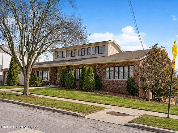 3rd image of 370 Albourne Ave