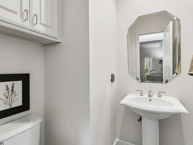 4147 Towne Green Cir — Photo 13