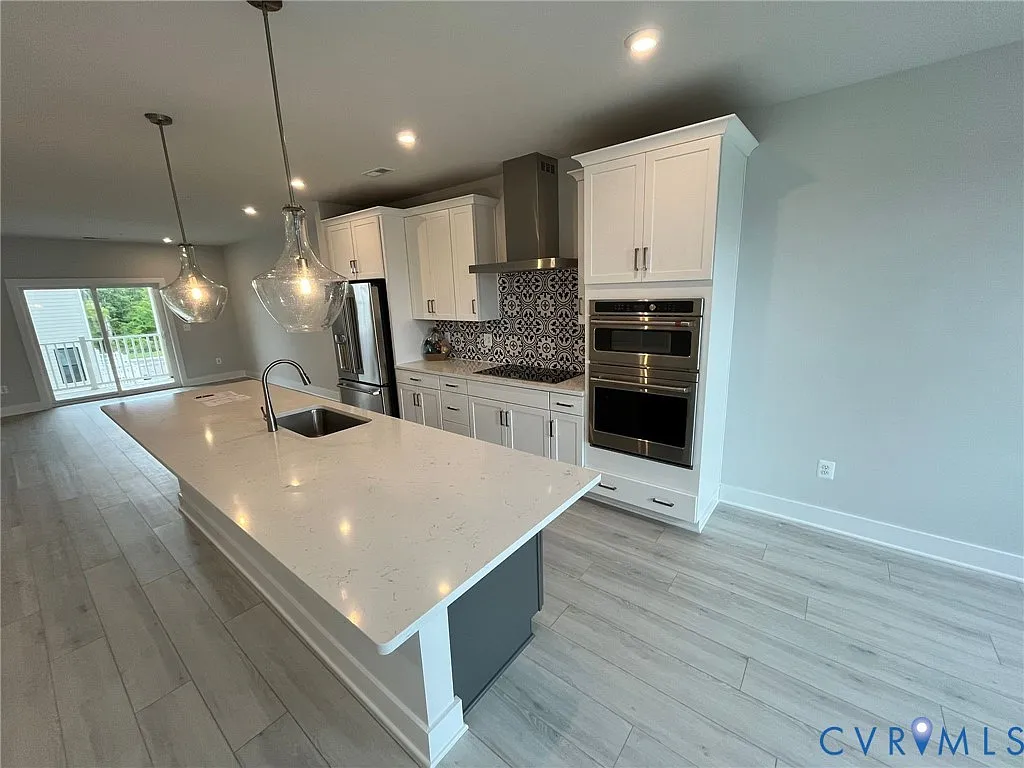 3 bed, 3.0 bath, 2452 sqft, $2,850 — Photo 2
