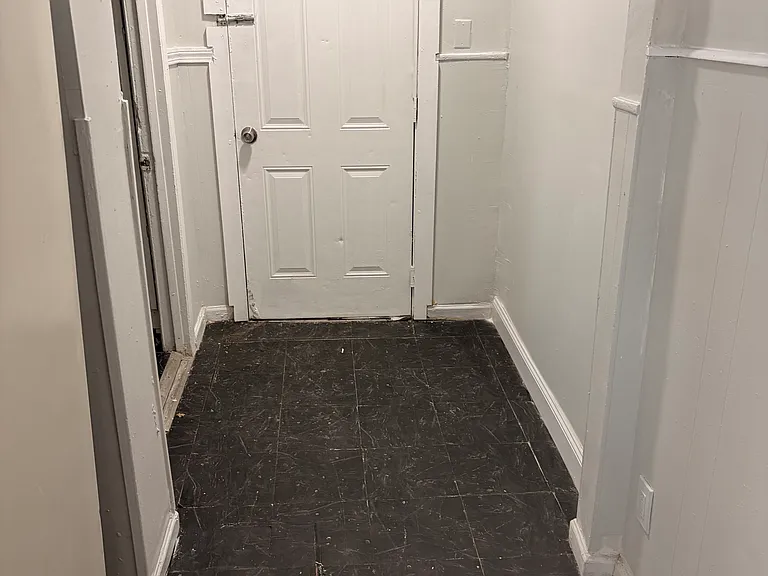 57 Lounsbury St #1 — Photo 7