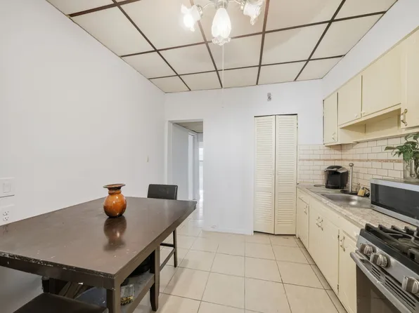 222 47th Street image 10 of 28