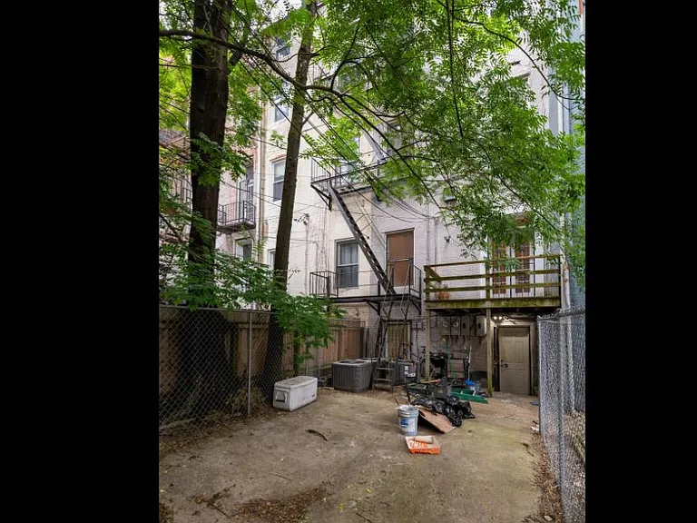 32 E Preston St #A — Photo 47