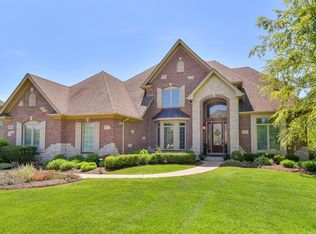 39W637 Walt Whitman Rd, St Charles, IL 60175