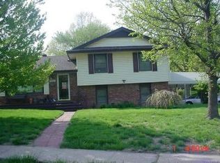 901 NW Kabel St, Blue Springs, MO 64015