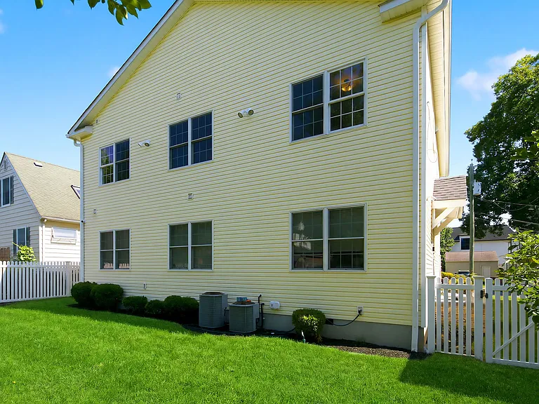90 Terrace Ave #1 — Photo 19