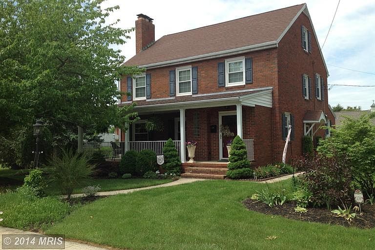 1st image of 130 Oak Ln