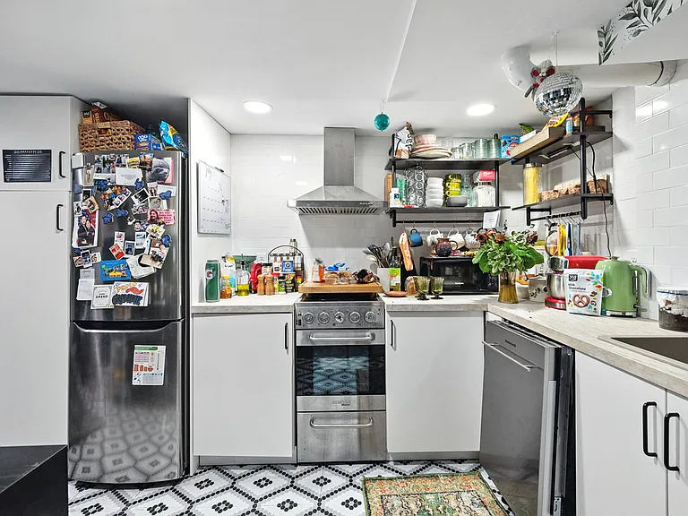 1120 I St NE #BASEMENT — Photo 6