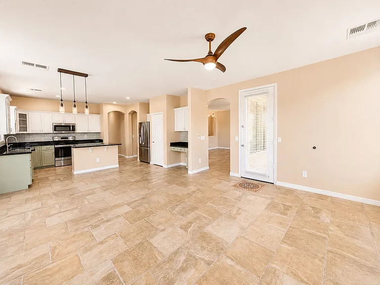 8206 S 22nd Ln — Photo 14