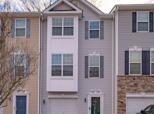 221 Chickadee Ct, Freehold, NJ 07728
