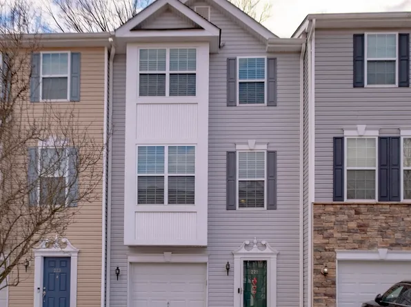 221 Chickadee Court, Freehold, NJ 07728