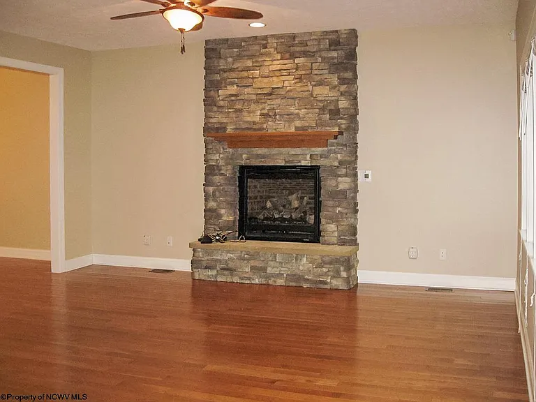 198 Donna Ave — Photo 5