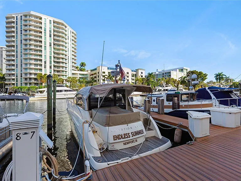 610 W Las Olas Blvd — Photo 8